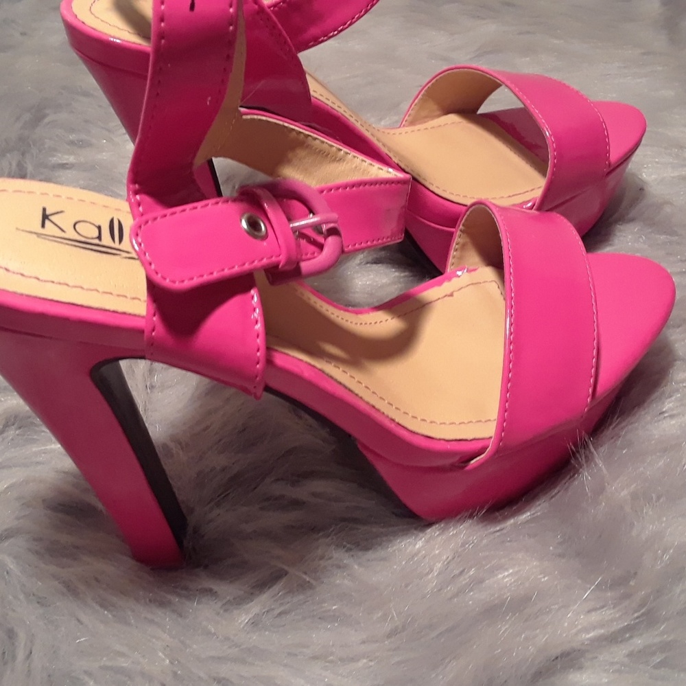 HEELS